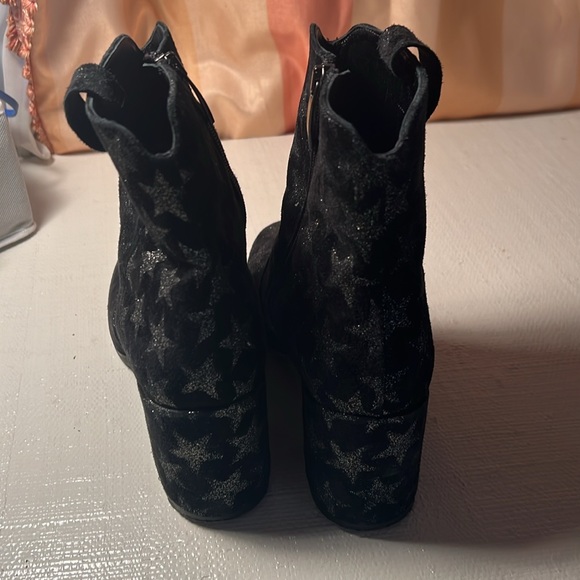 Boots - Picture 2 of 4